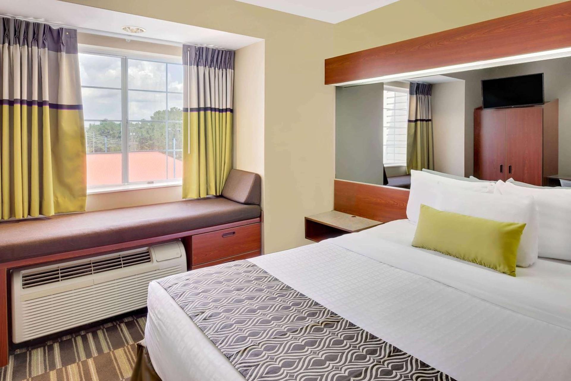 Microtel Inn & Suites by Wyndham Daphne photo 27
