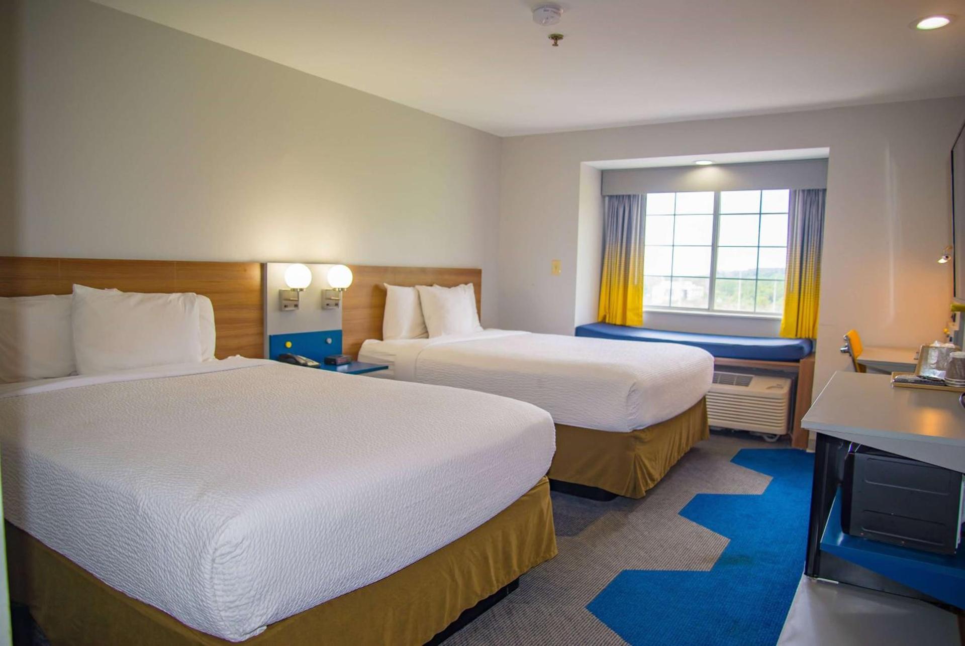 Microtel Inn & Suites by Wyndham Daphne photo 7