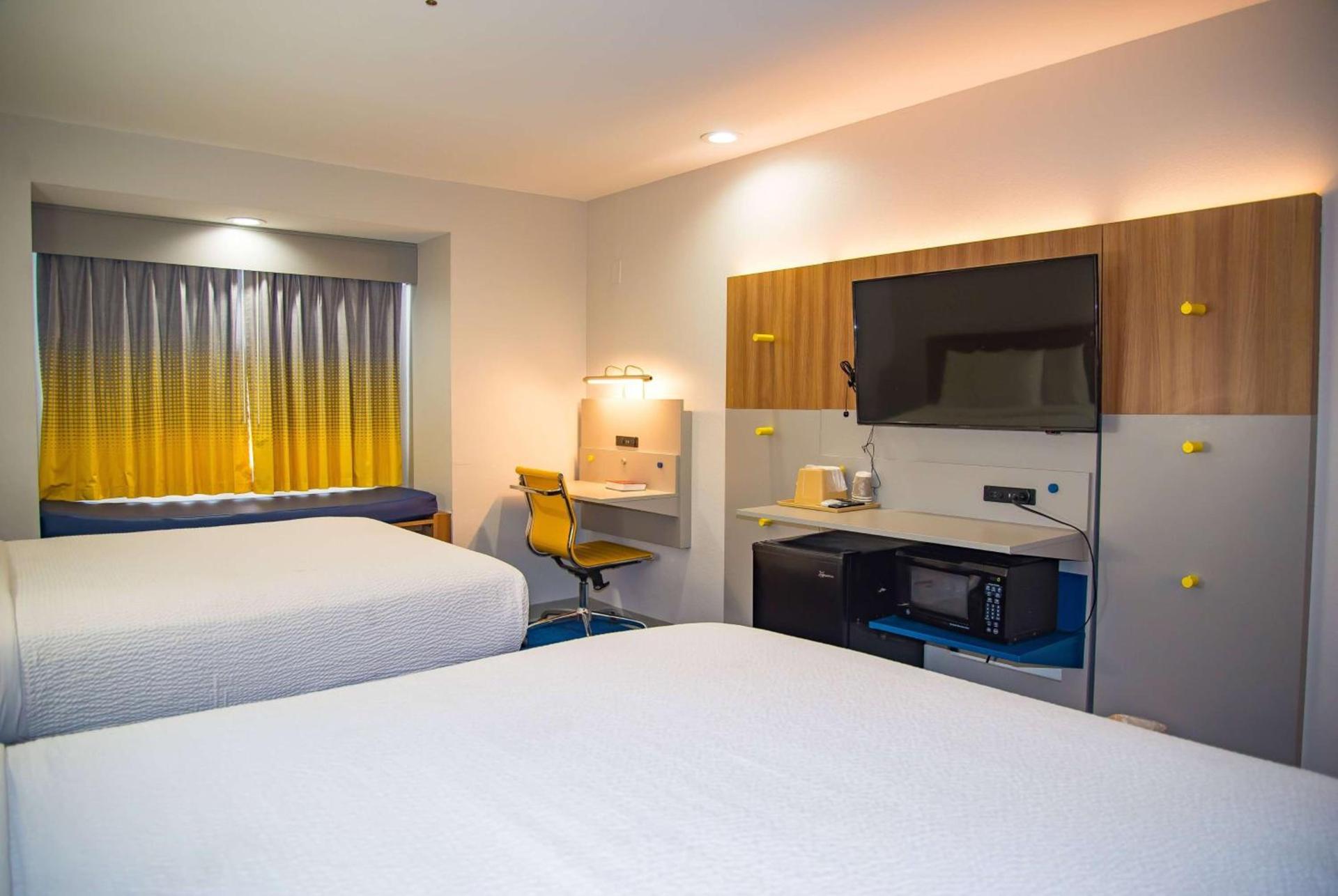 Microtel Inn & Suites by Wyndham Daphne photo 5