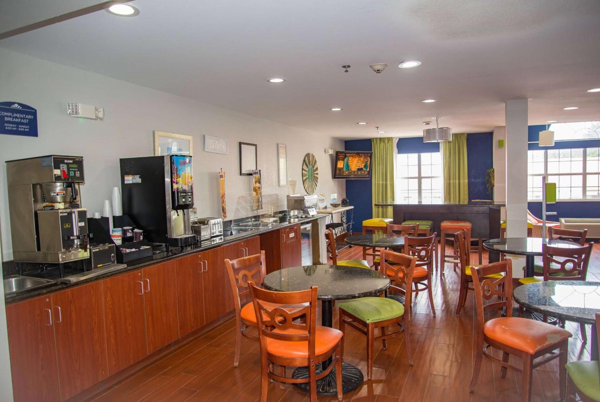 Microtel Inn & Suites by Wyndham Daphne photo 15
