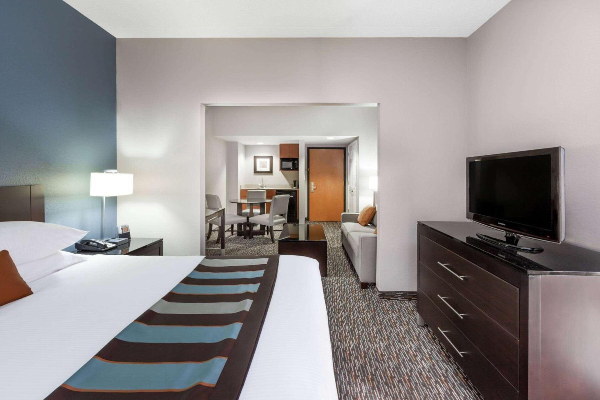 Wingate by Wyndham Sylvania-Toledo photo 17