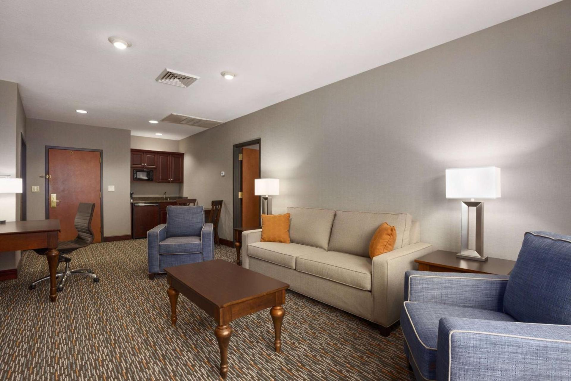 Wingate by Wyndham Sylvania-Toledo photo 22