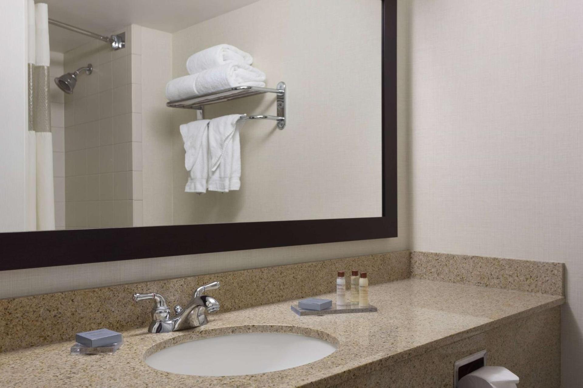 Wingate by Wyndham Sylvania-Toledo photo 25