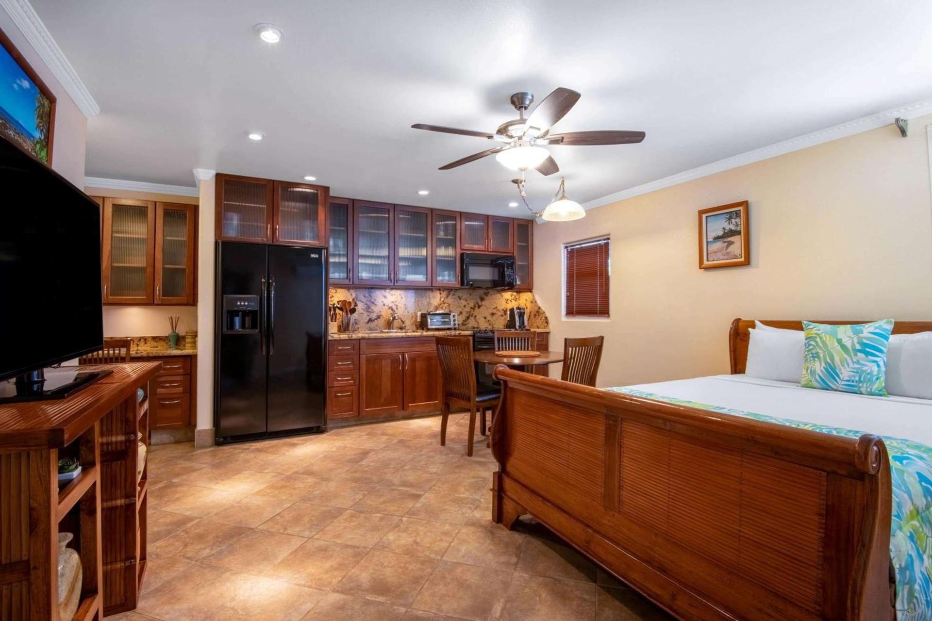 Days Inn by Wyndham Maui Oceanfront photo 12