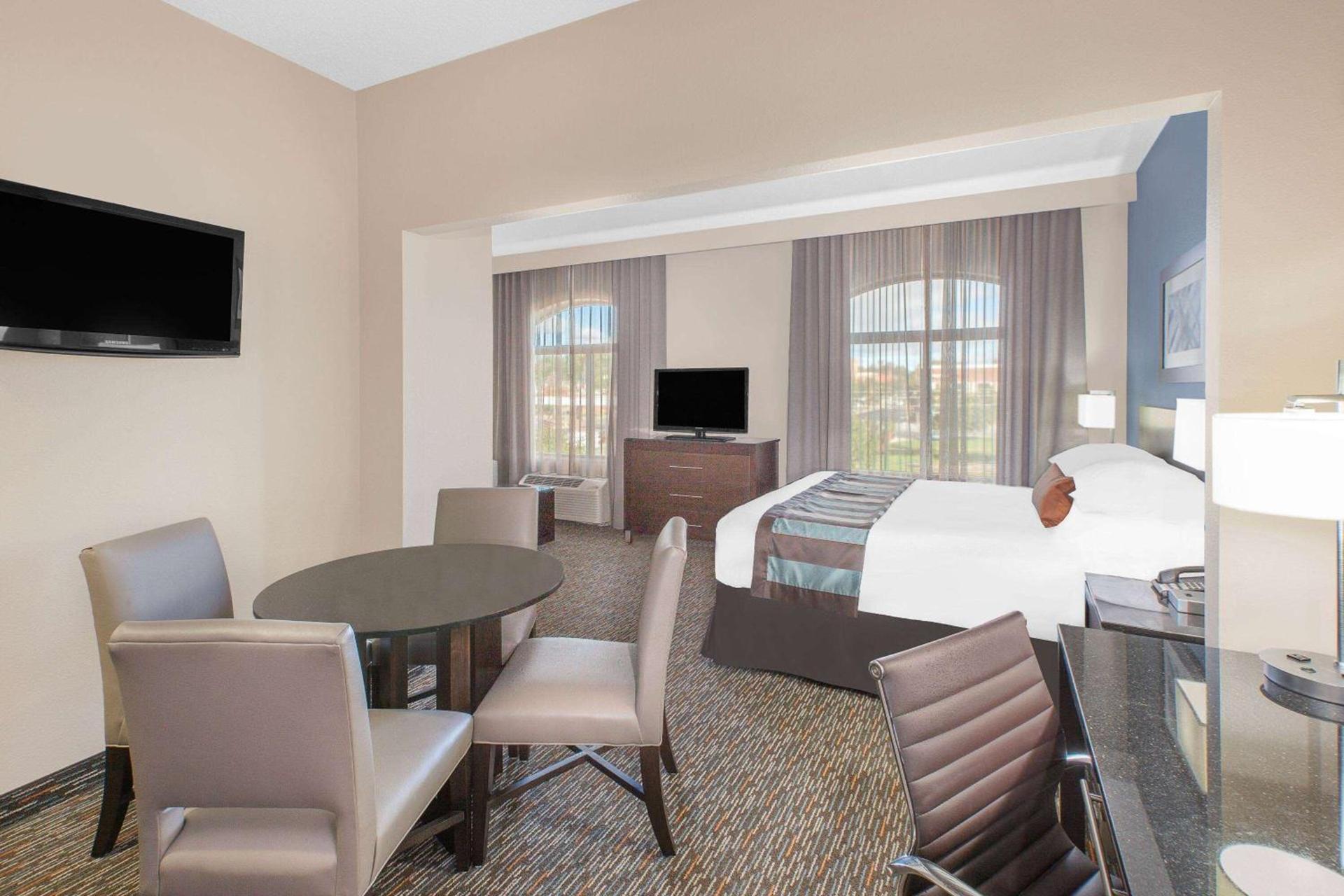 Wingate by Wyndham Sylvania-Toledo photo 35