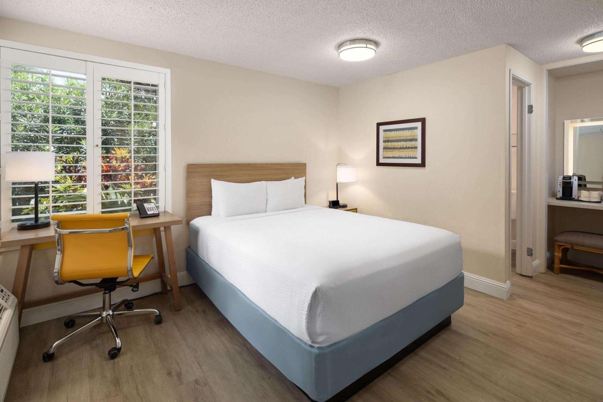 Days Inn by Wyndham Maui Oceanfront photo 19