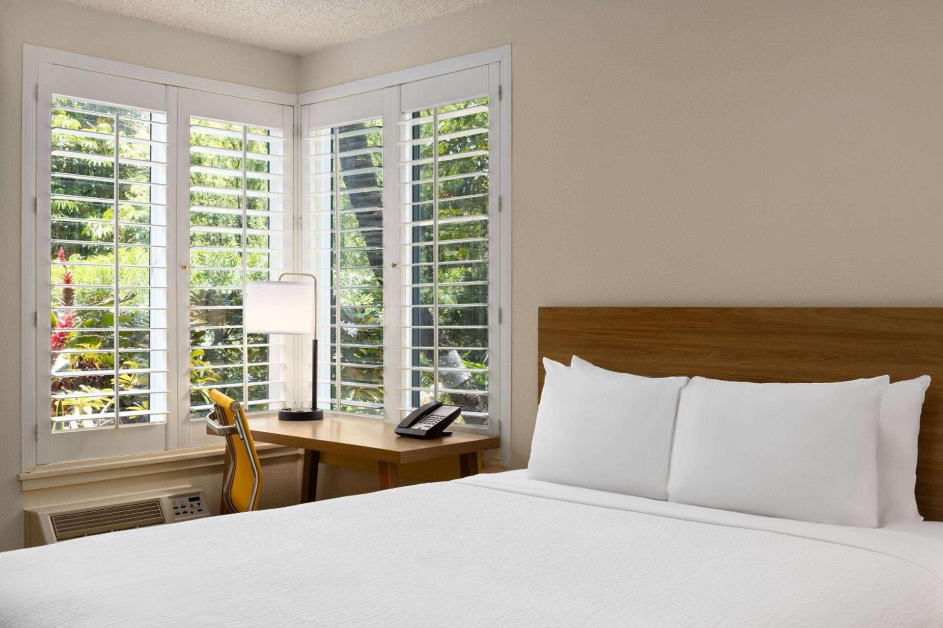 Days Inn by Wyndham Maui Oceanfront photo 20