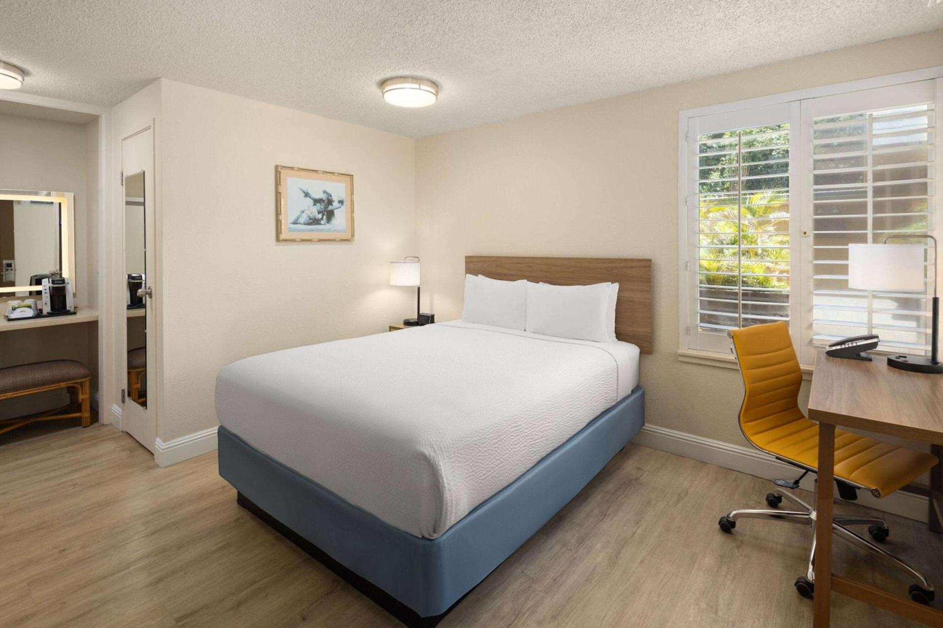 Days Inn by Wyndham Maui Oceanfront photo 26