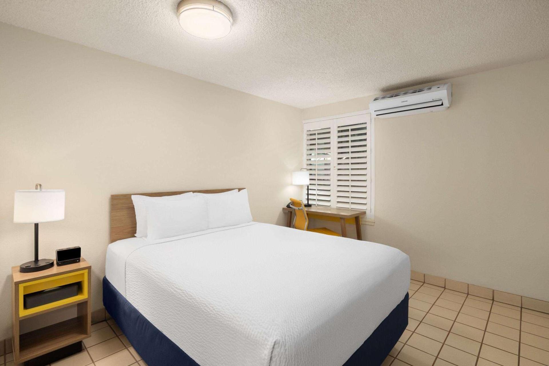 Days Inn by Wyndham Maui Oceanfront photo 29
