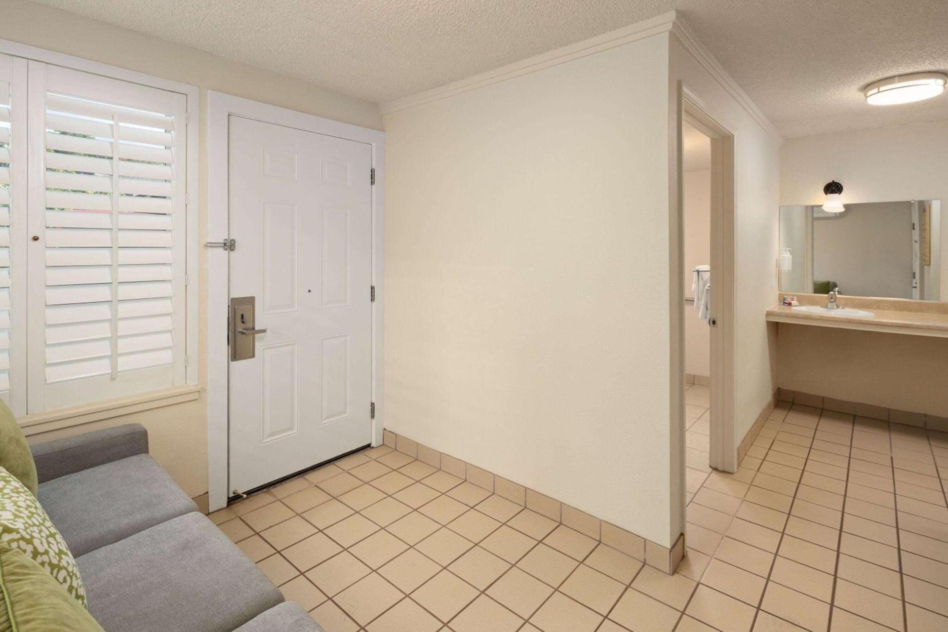 Days Inn by Wyndham Maui Oceanfront photo 30