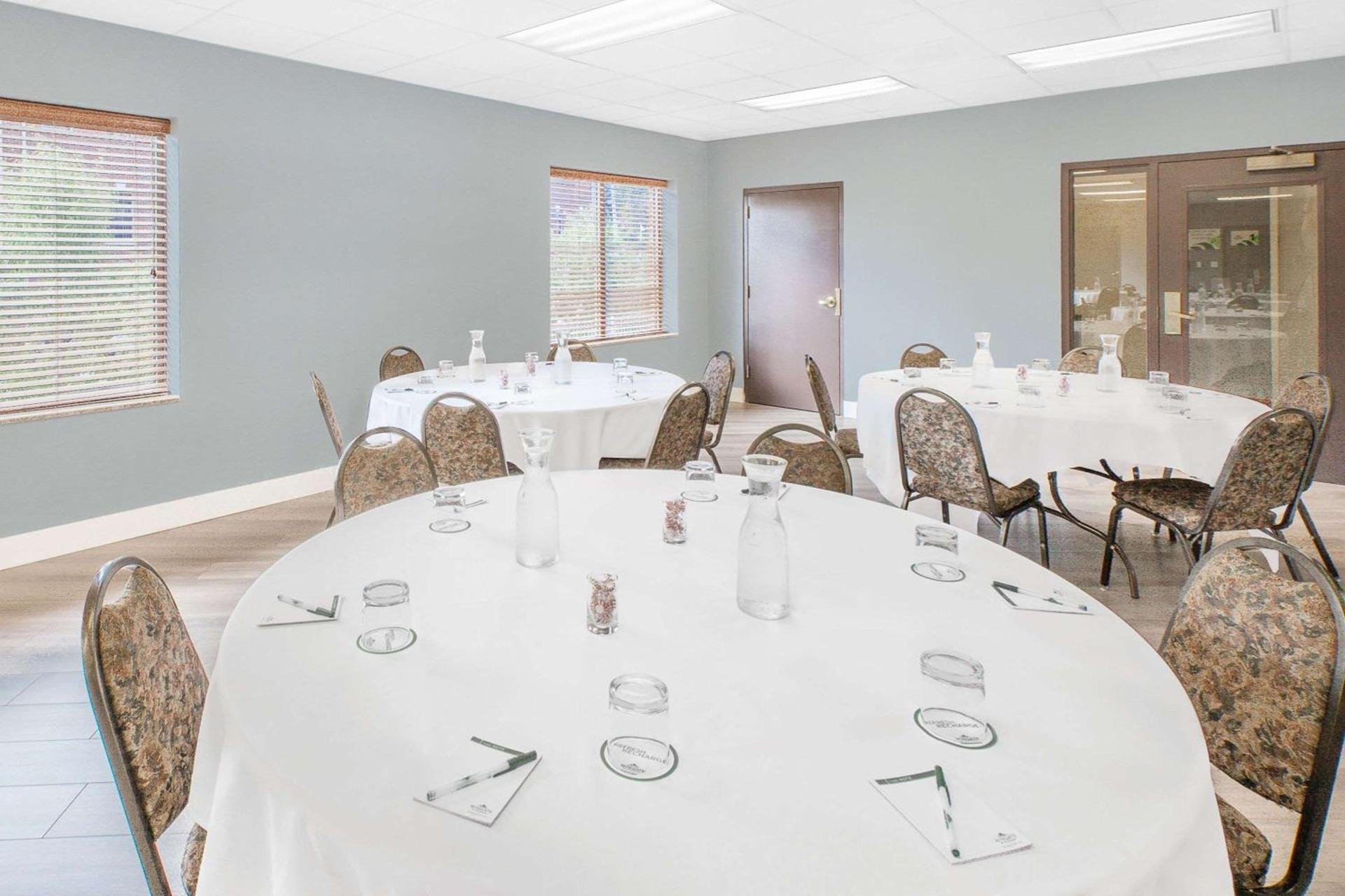 Wingate by Wyndham Sylvania-Toledo photo 42