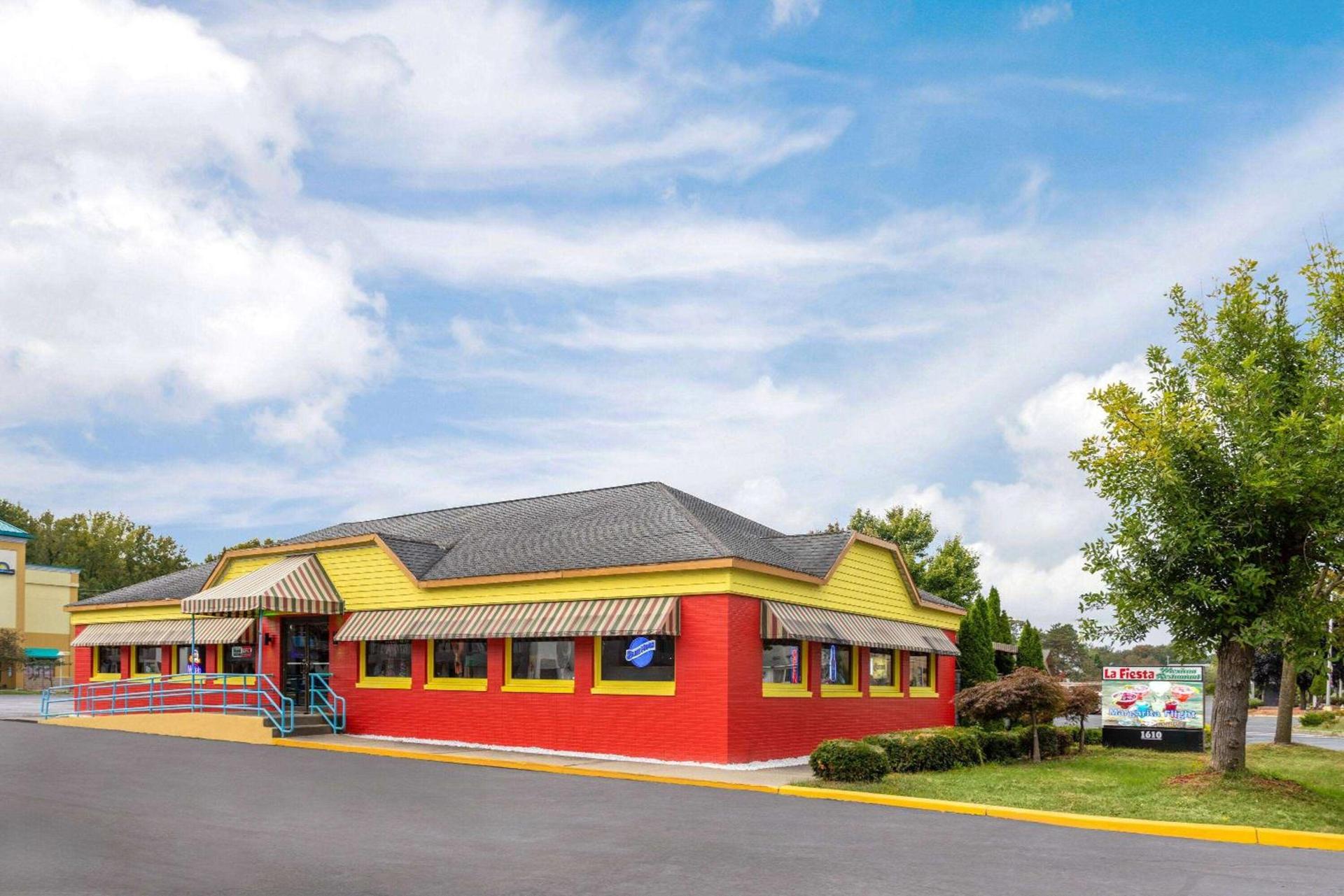 Days Inn & Suites by Wyndham Albany photo 11