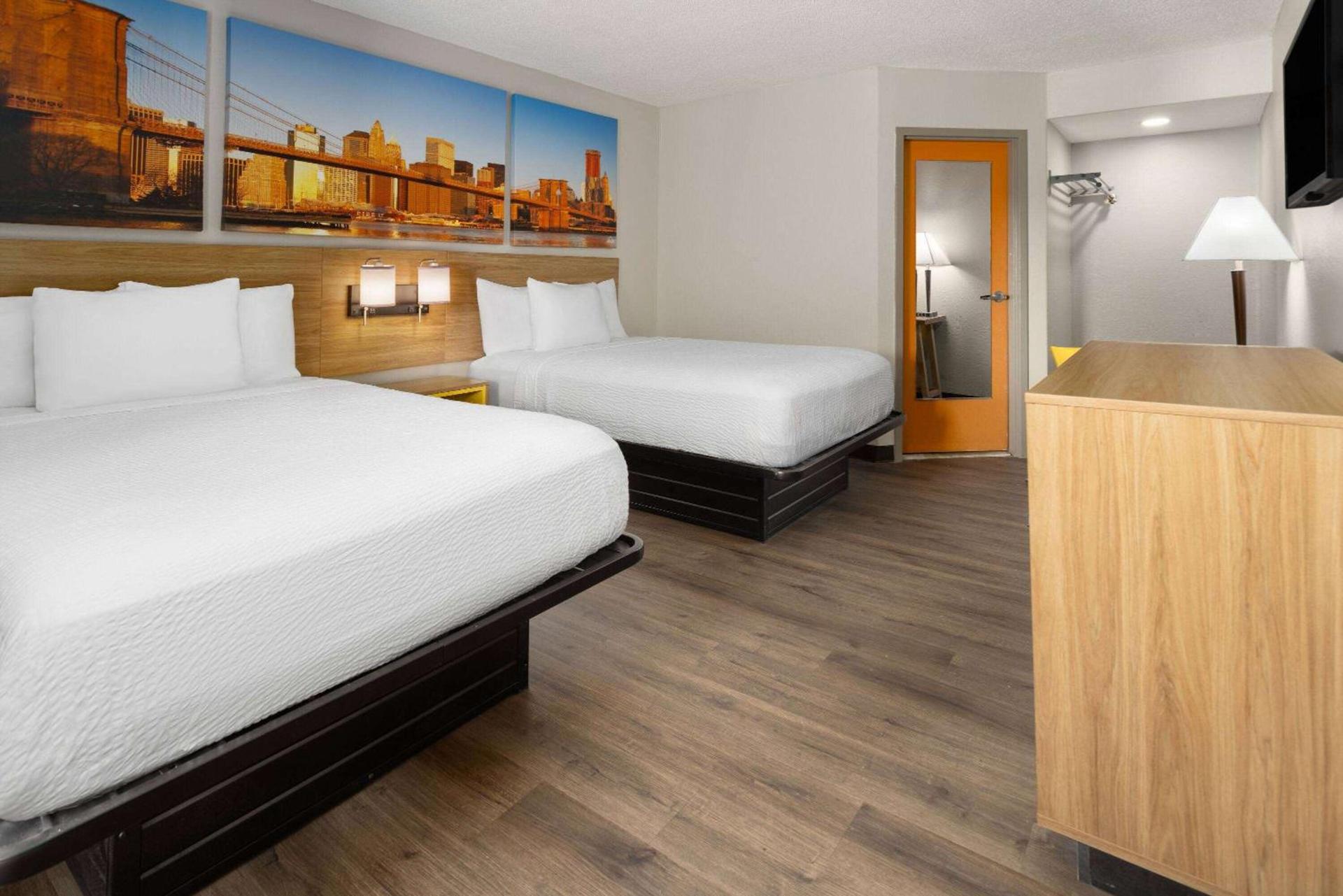 Days Inn & Suites by Wyndham Albany photo 13
