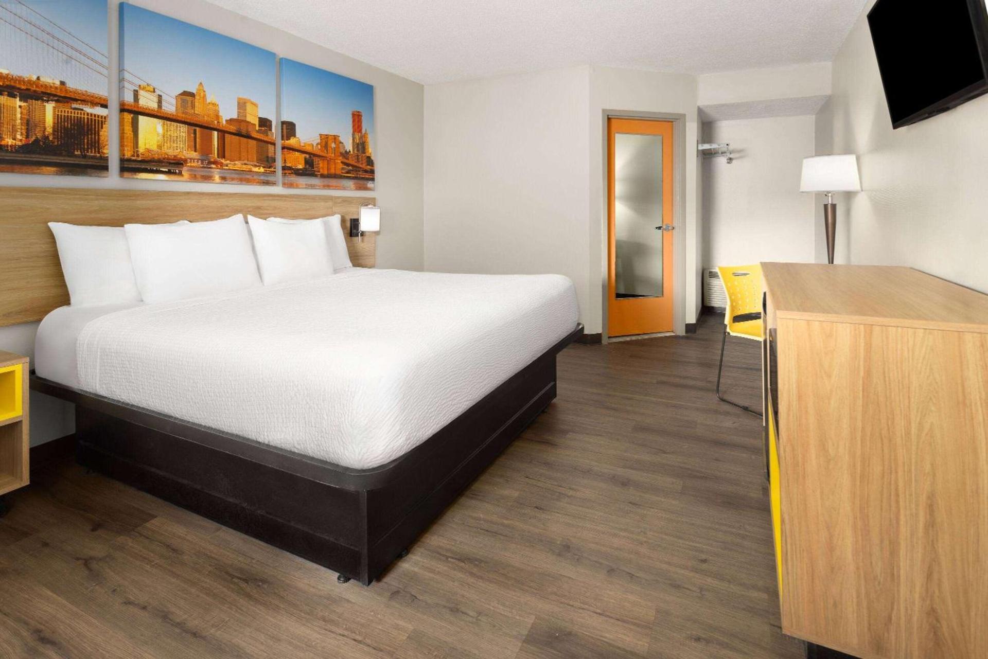 Days Inn & Suites by Wyndham Albany photo 14