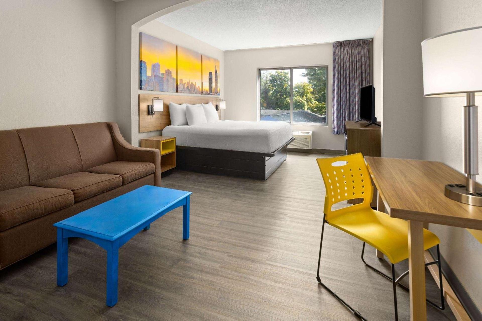 Days Inn & Suites by Wyndham Albany photo 35