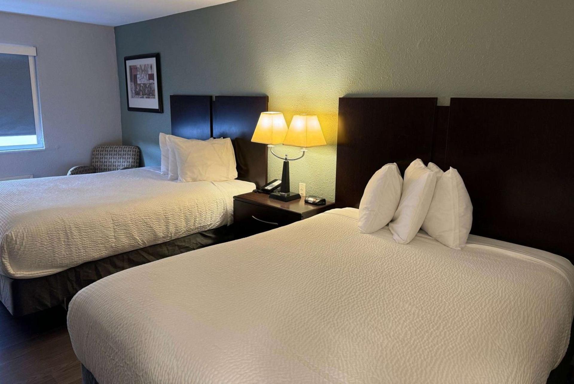 Baymont by Wyndham Tuscola photo 21