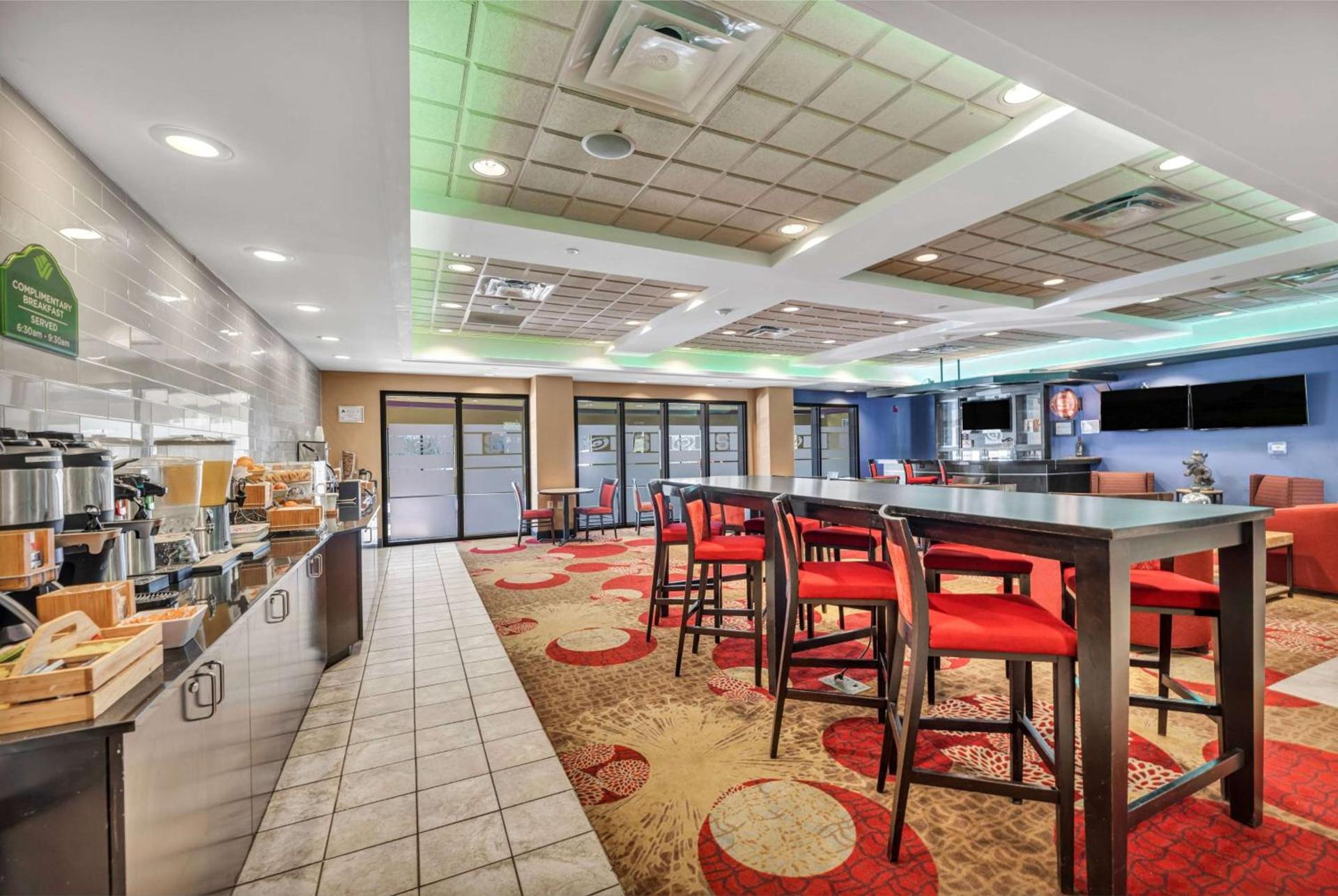 Holiday Inn Express & Suites Raleigh West - Lenovo Center by IHG photo 19