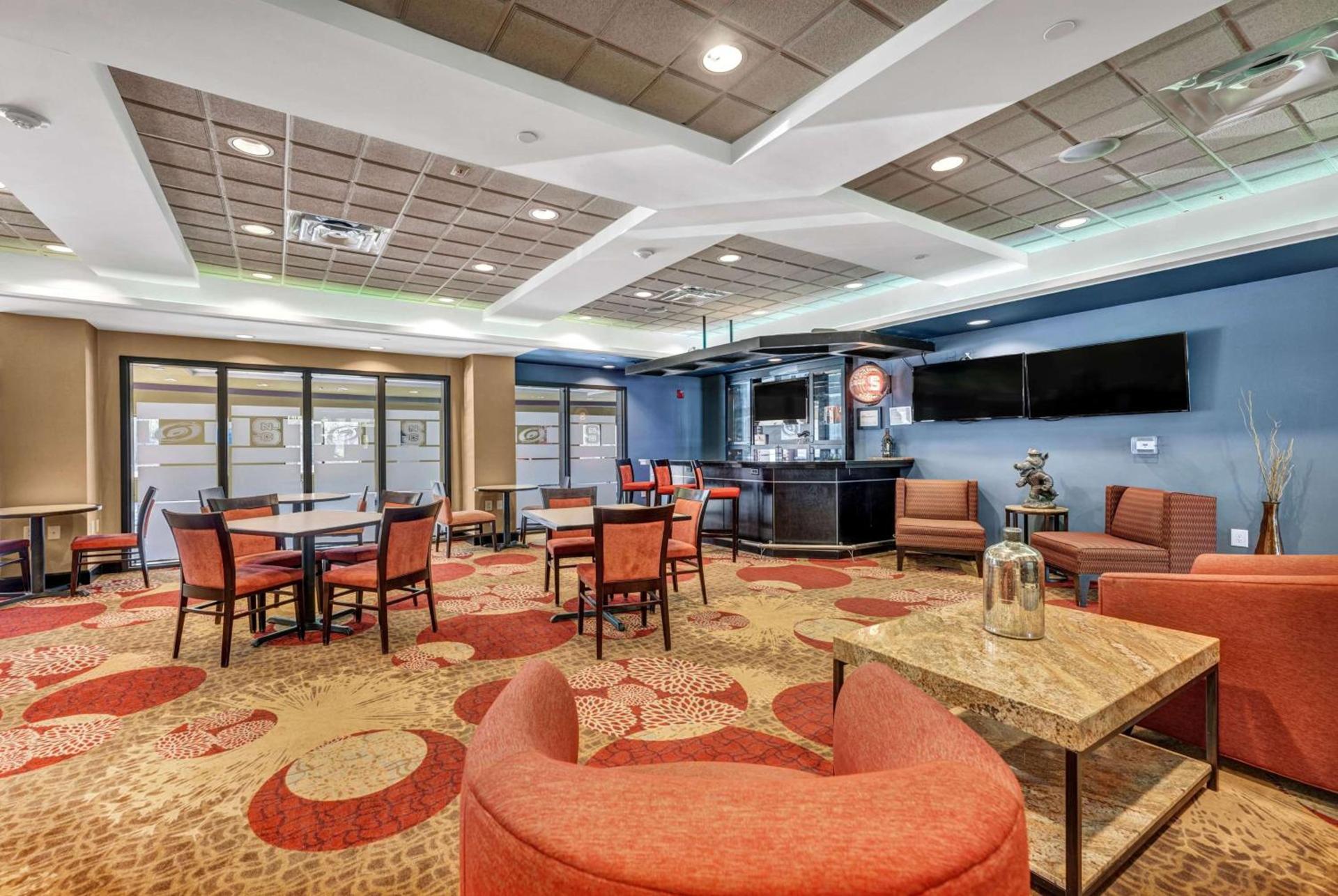 Holiday Inn Express & Suites Raleigh West - Lenovo Center by IHG photo 20