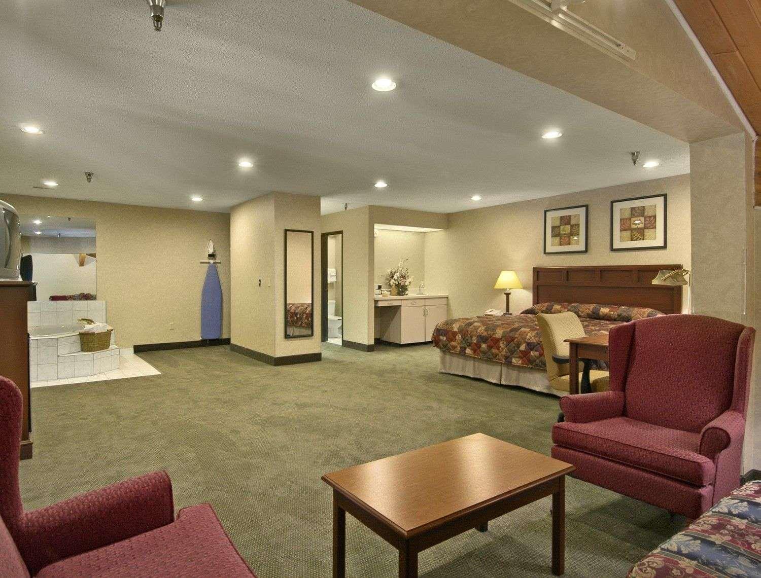Baymont by Wyndham Tuscola photo 23