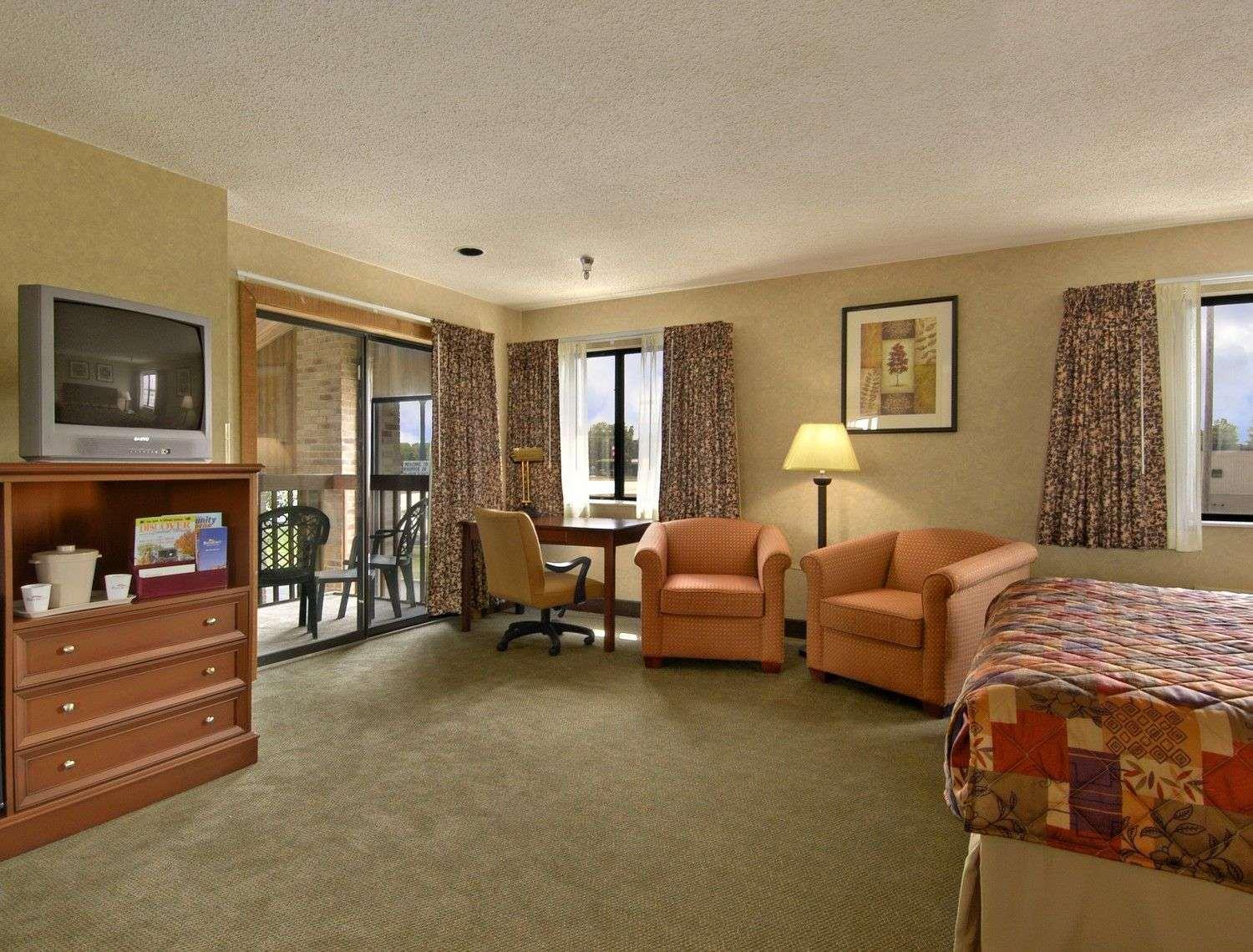 Baymont by Wyndham Tuscola photo 24