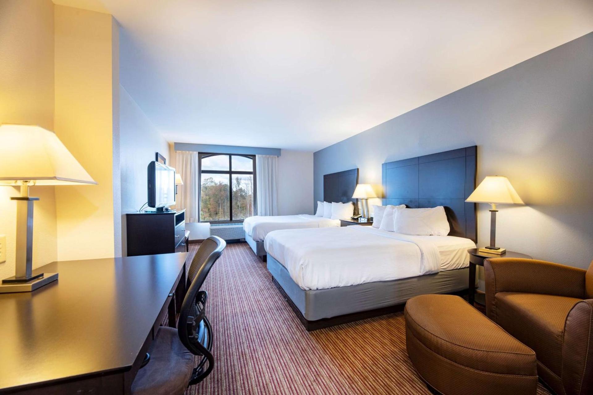 Holiday Inn Express & Suites Raleigh West - Lenovo Center by IHG photo 35