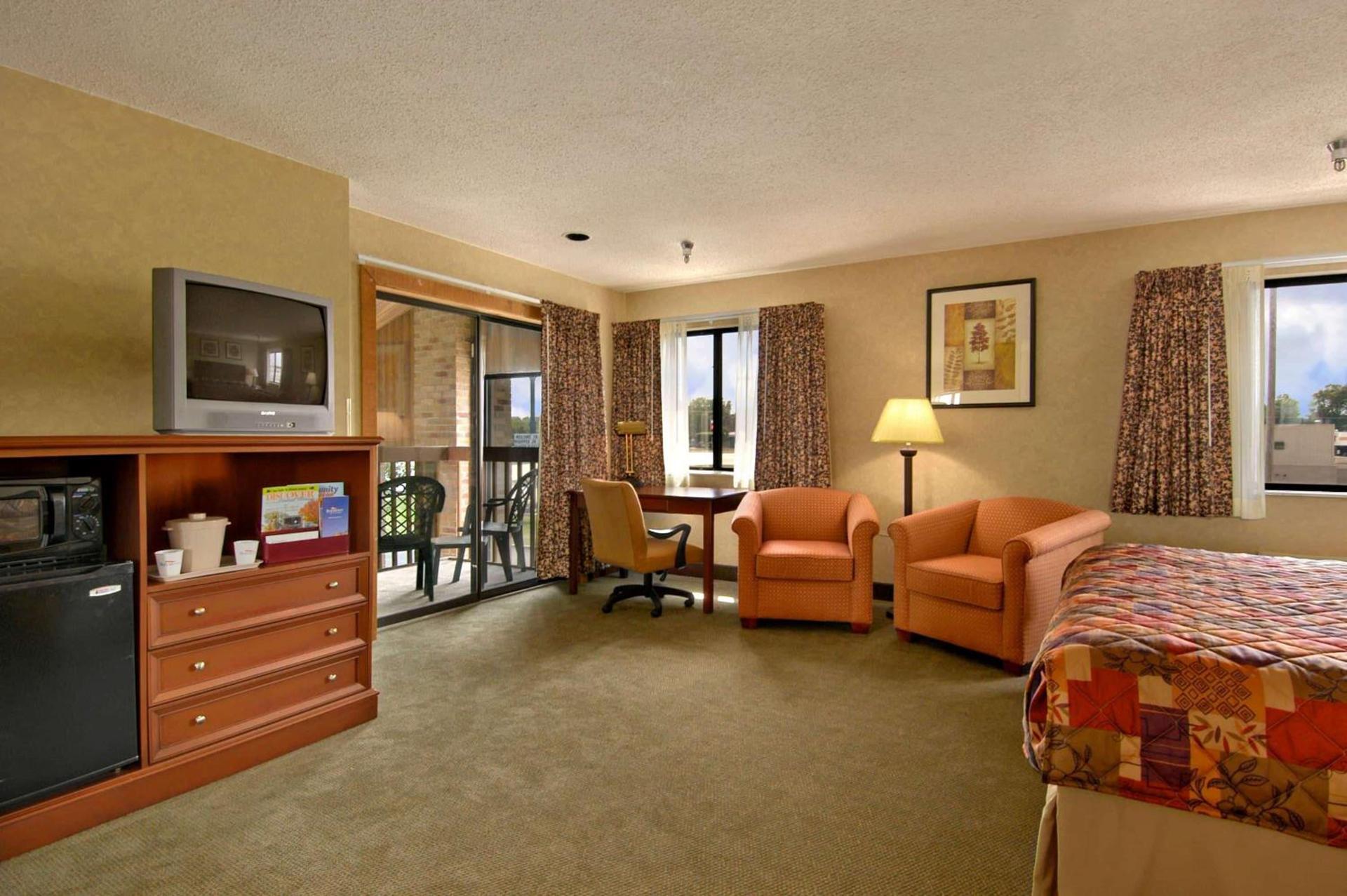 Baymont by Wyndham Tuscola photo 25