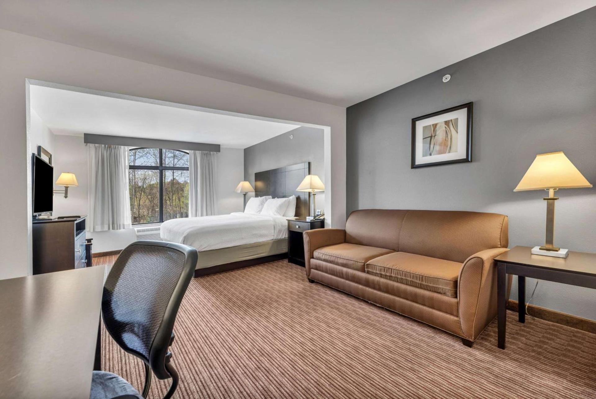 Holiday Inn Express & Suites Raleigh West - Lenovo Center by IHG photo 50