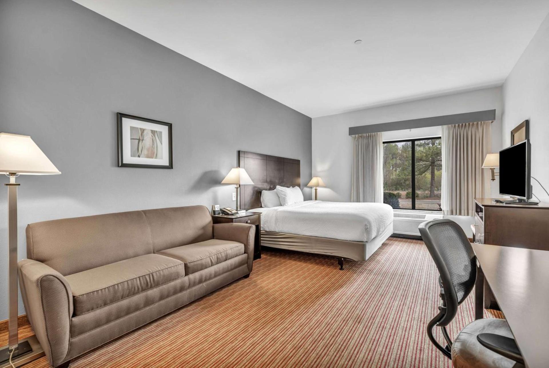 Holiday Inn Express & Suites Raleigh West - Lenovo Center by IHG photo 51