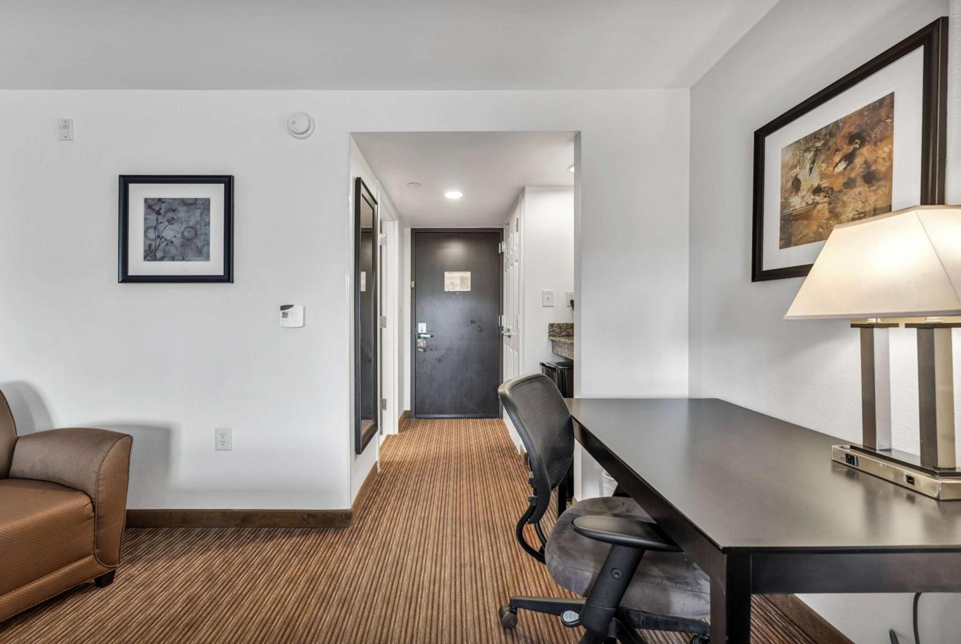 Holiday Inn Express & Suites Raleigh West - Lenovo Center by IHG photo 61