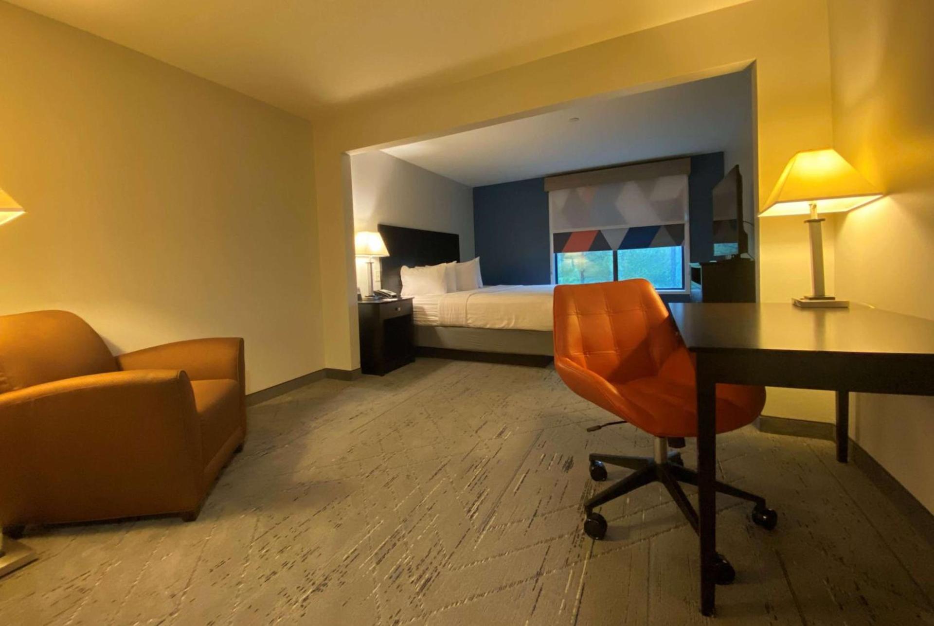 Holiday Inn Express & Suites Raleigh West - Lenovo Center by IHG photo 80