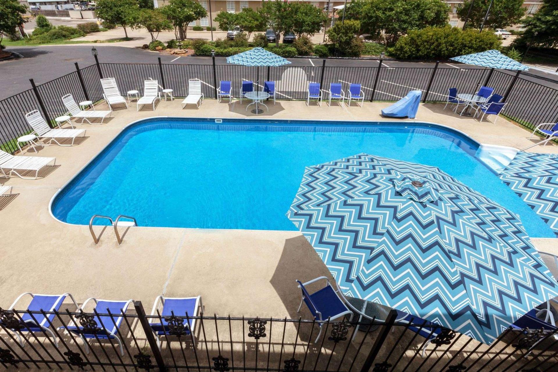 Days Inn by Wyndham Natchitoches photo 4