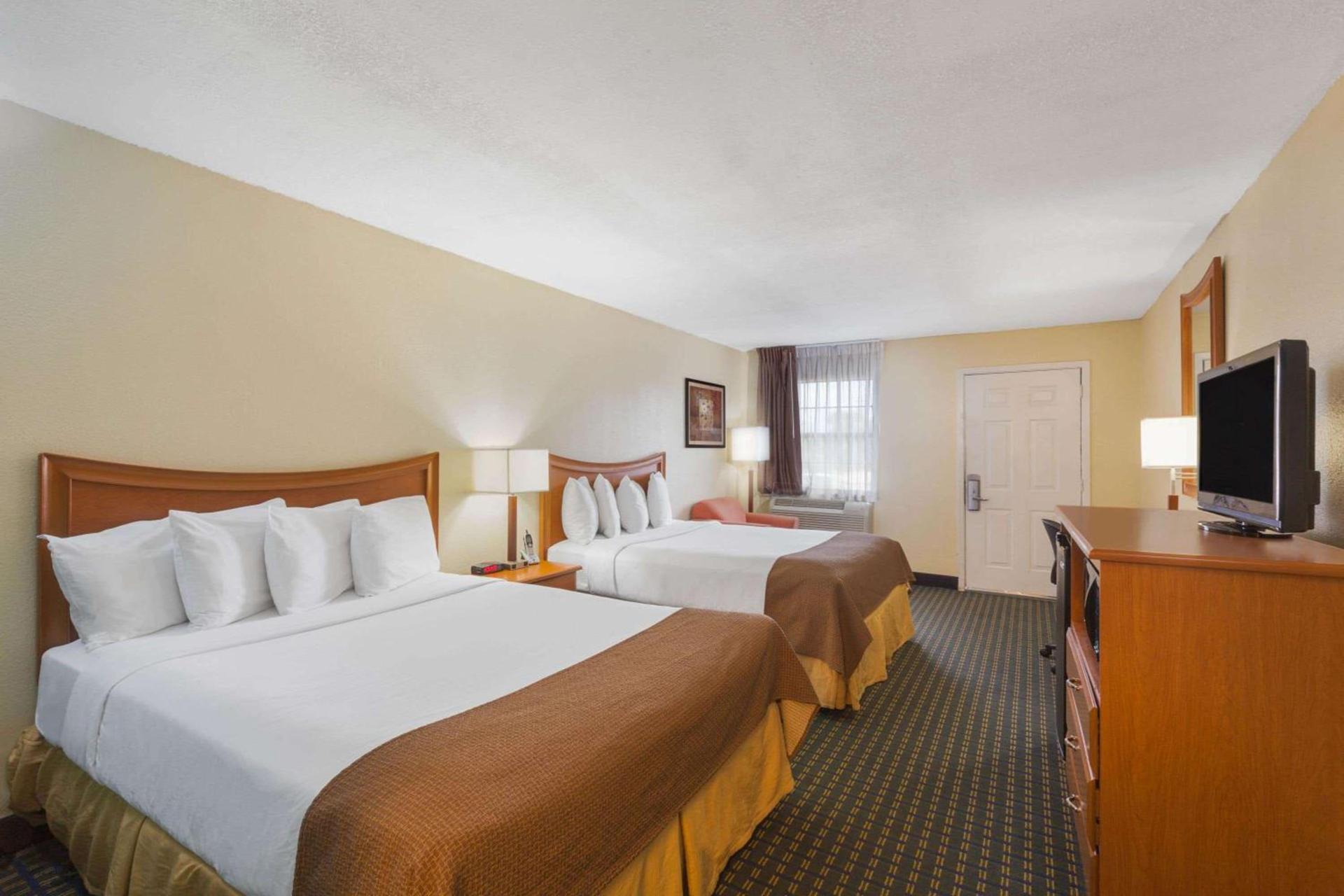Days Inn by Wyndham Natchitoches photo 8