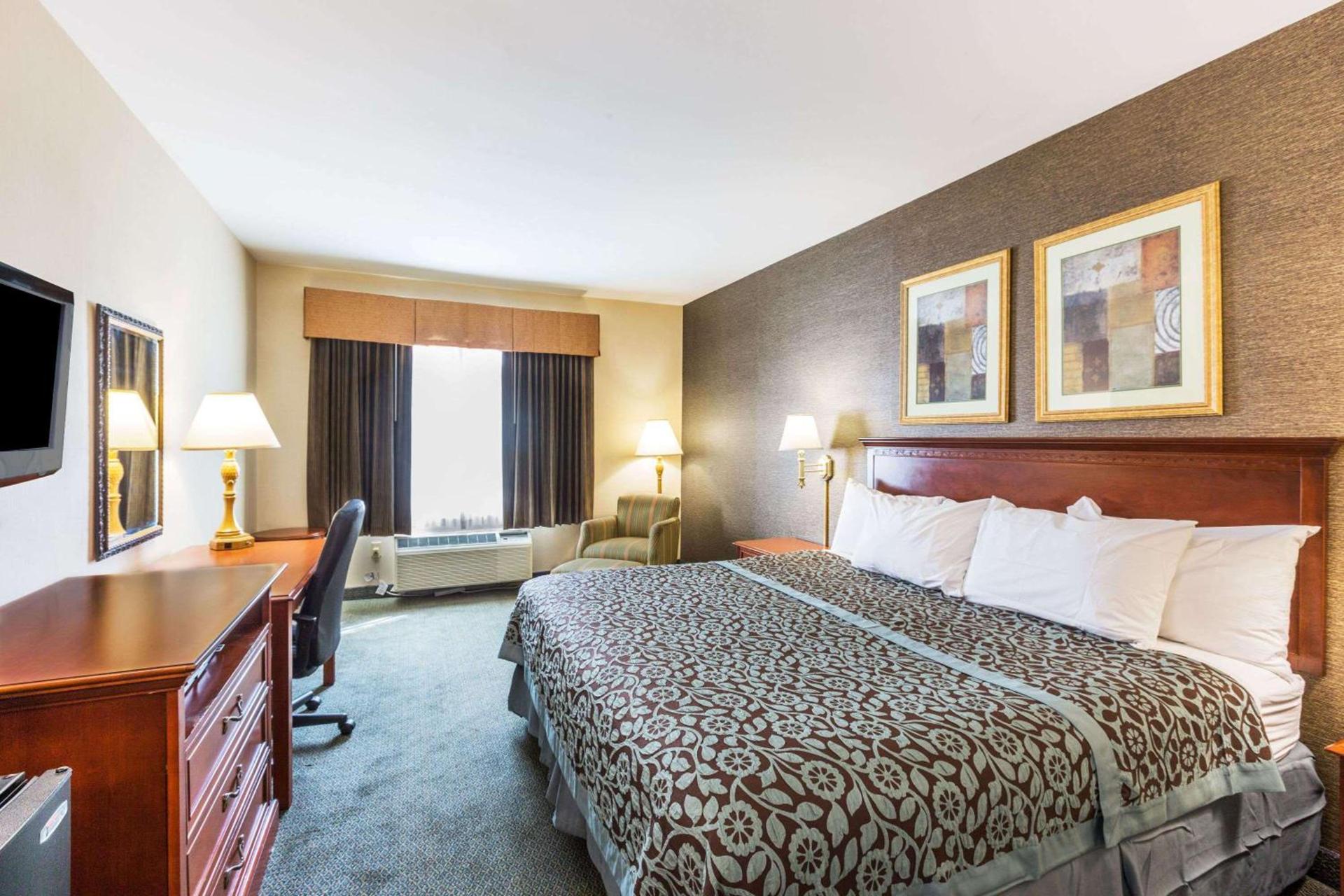 Days Inn by Wyndham Budd Lake photo 4