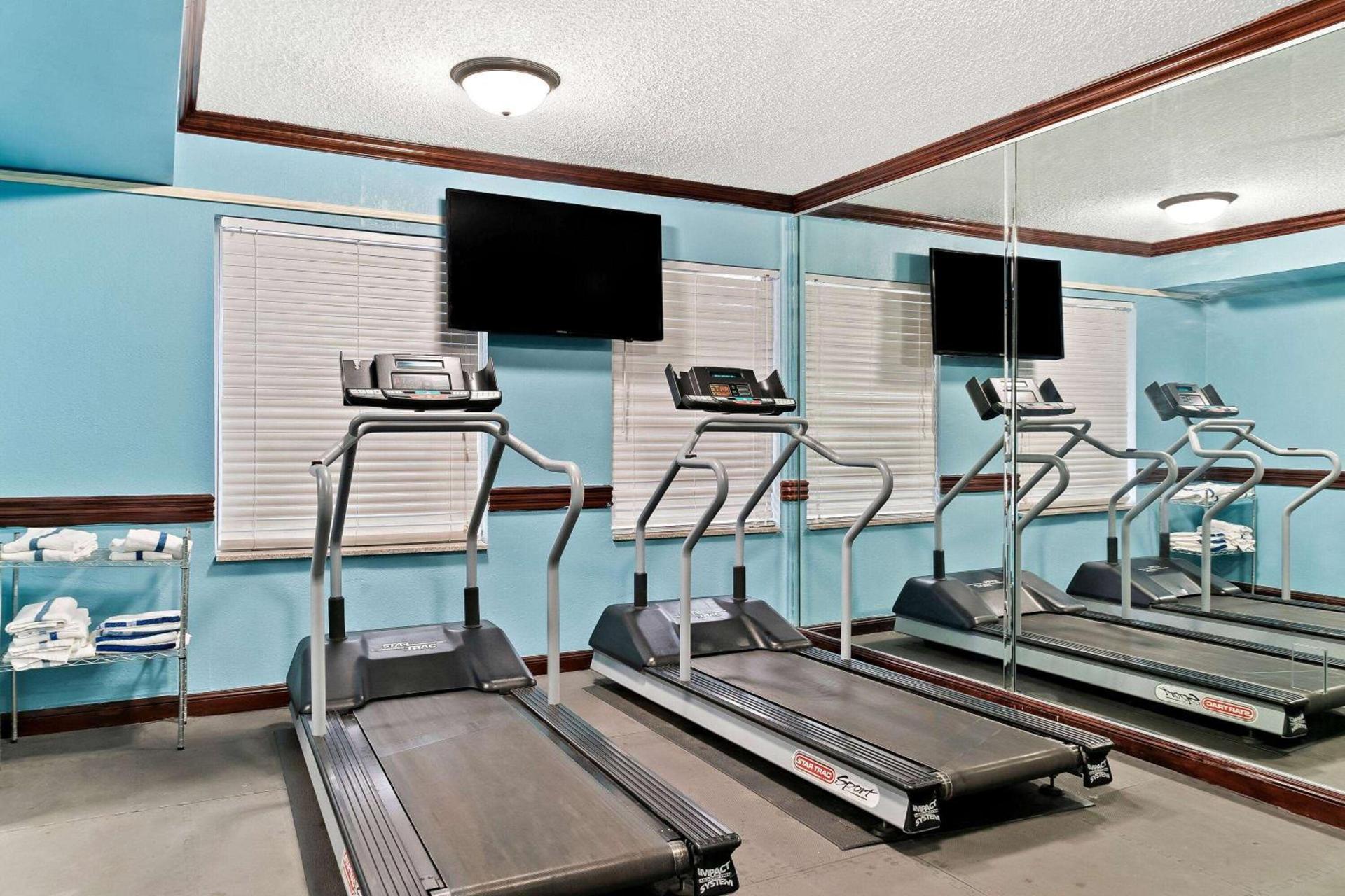 Days Inn & Suites by Wyndham Warren photo 10