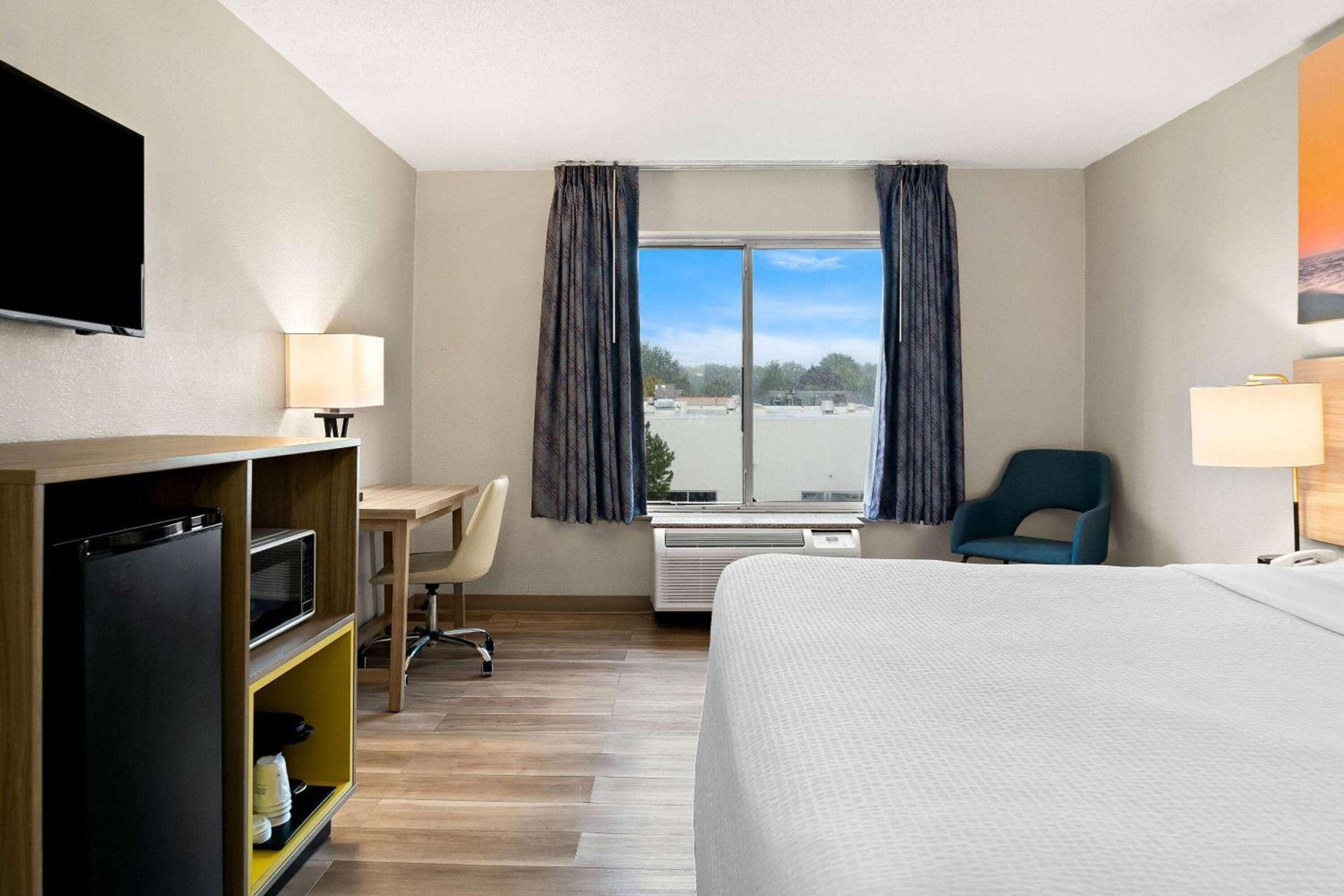 Days Inn & Suites by Wyndham Warren photo 26