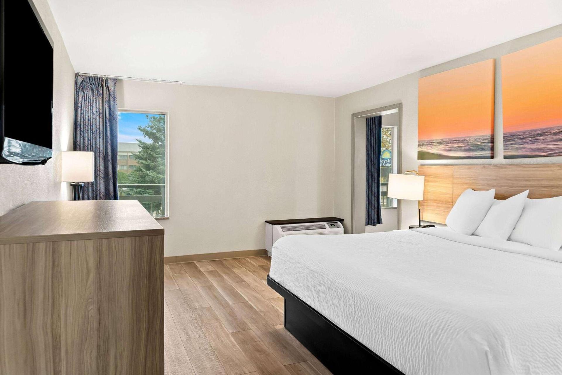 Days Inn & Suites by Wyndham Warren photo 35
