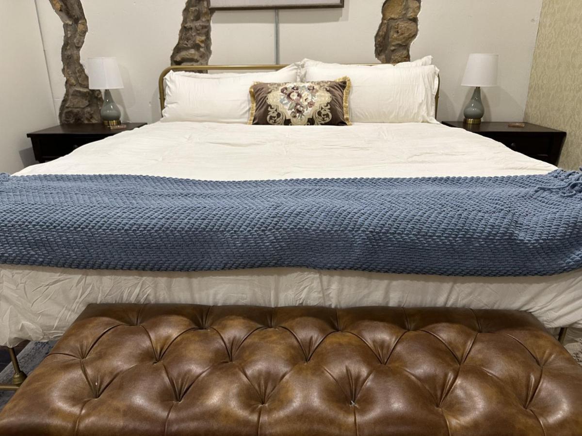 NEW Western-Inspired Inn - The Marlow photo 14