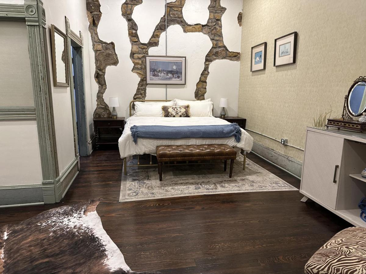 NEW Western-Inspired Inn - The Marlow photo 3