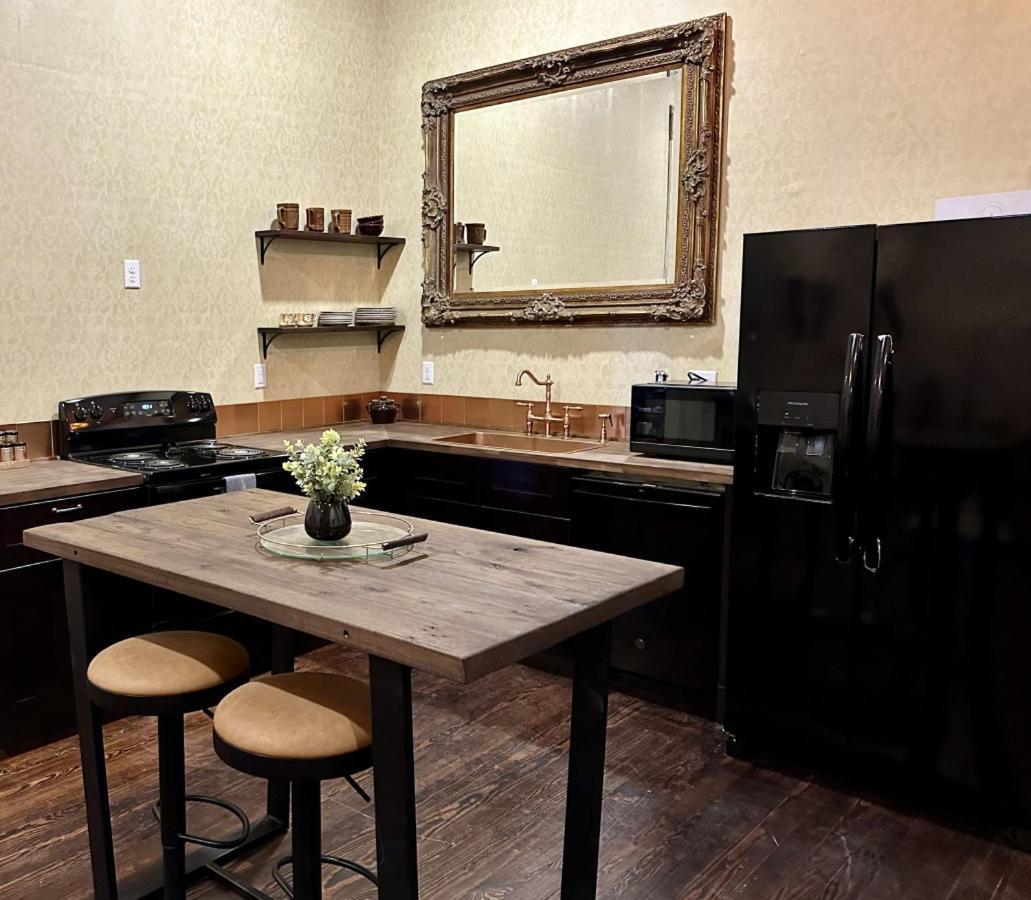 NEW Western-Inspired Inn - The Marlow photo 5