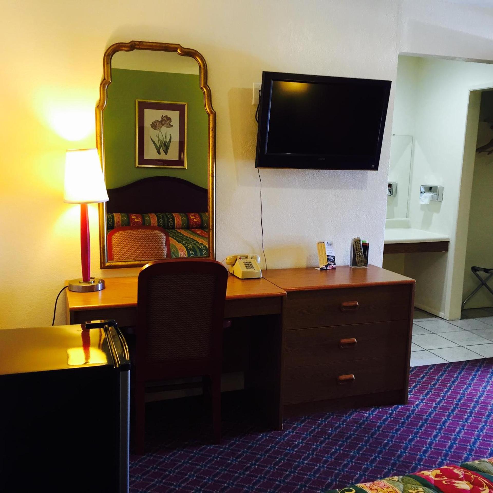Hacienda Motel photo 10