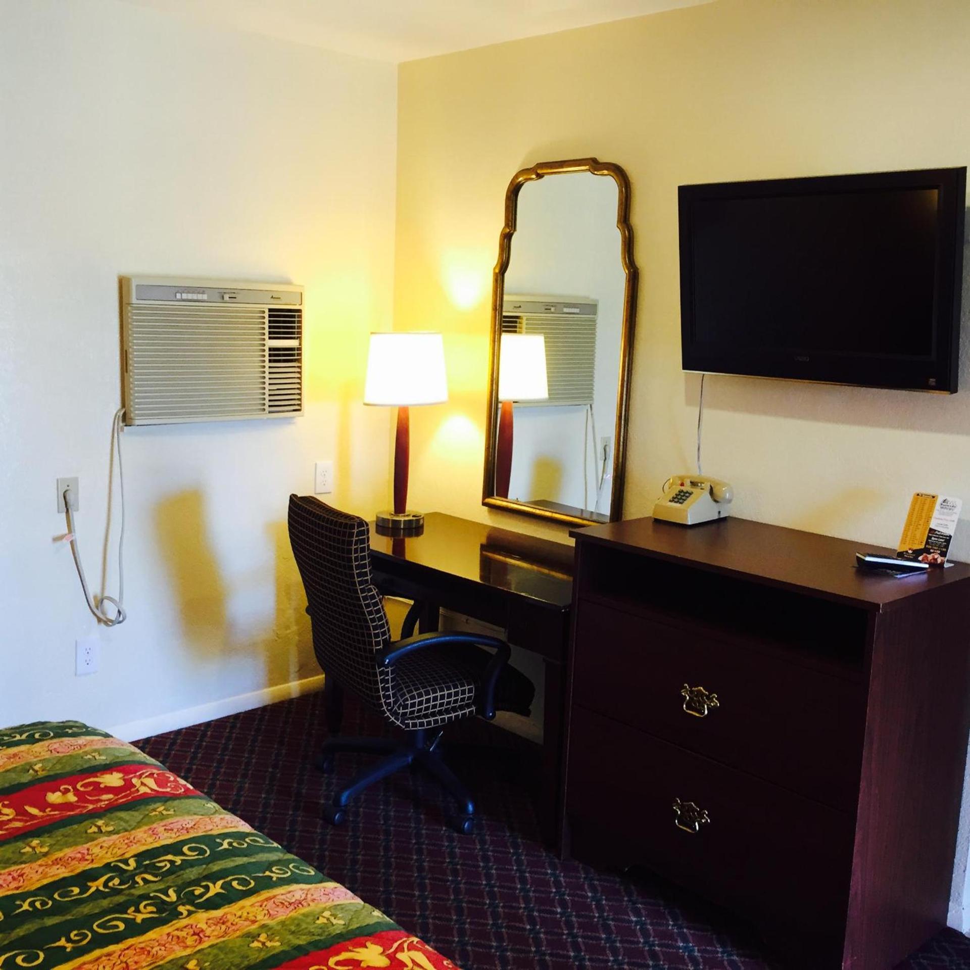 Hacienda Motel photo 13
