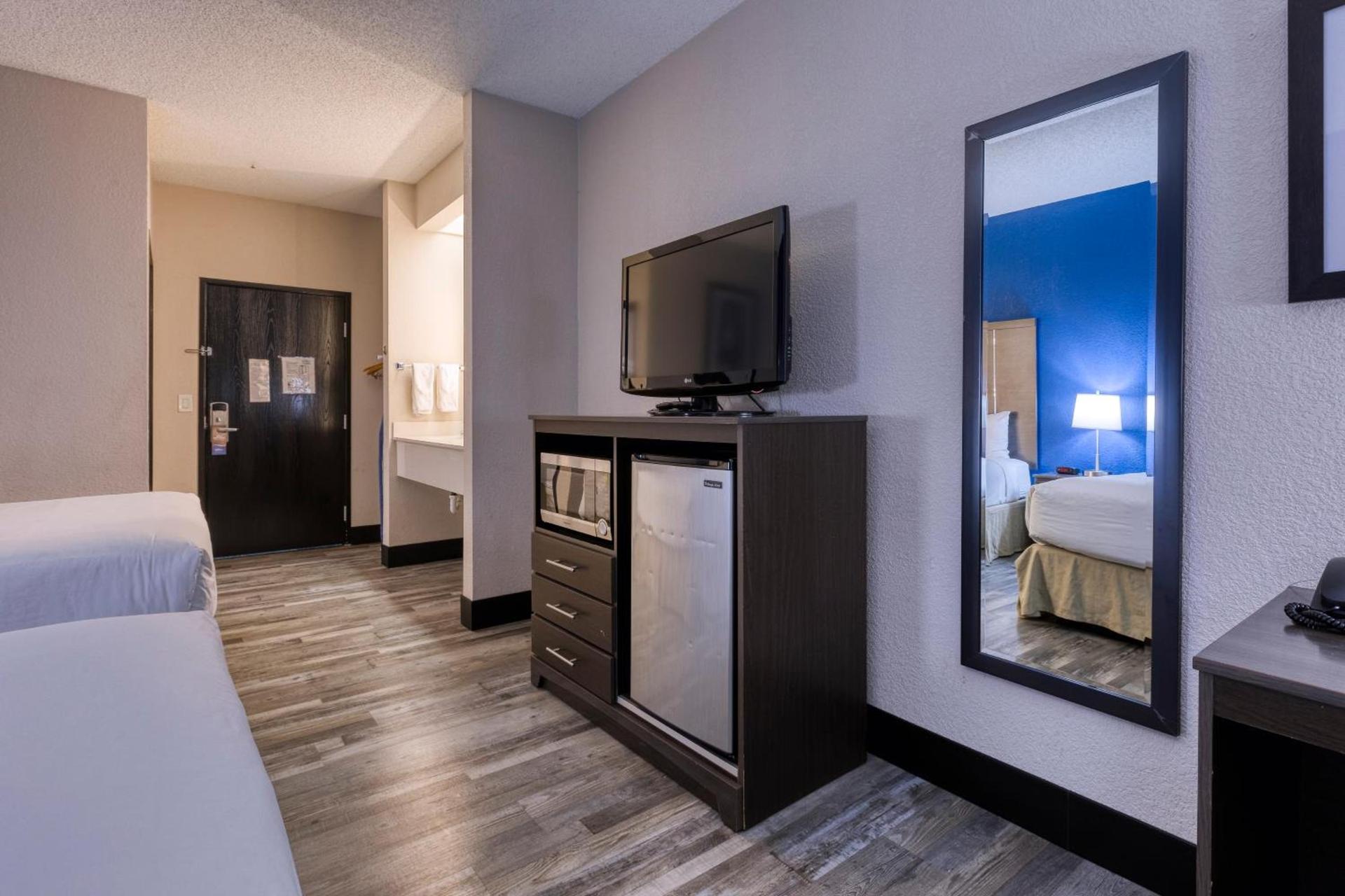 Baymont by Wyndham Casa Grande photo 89