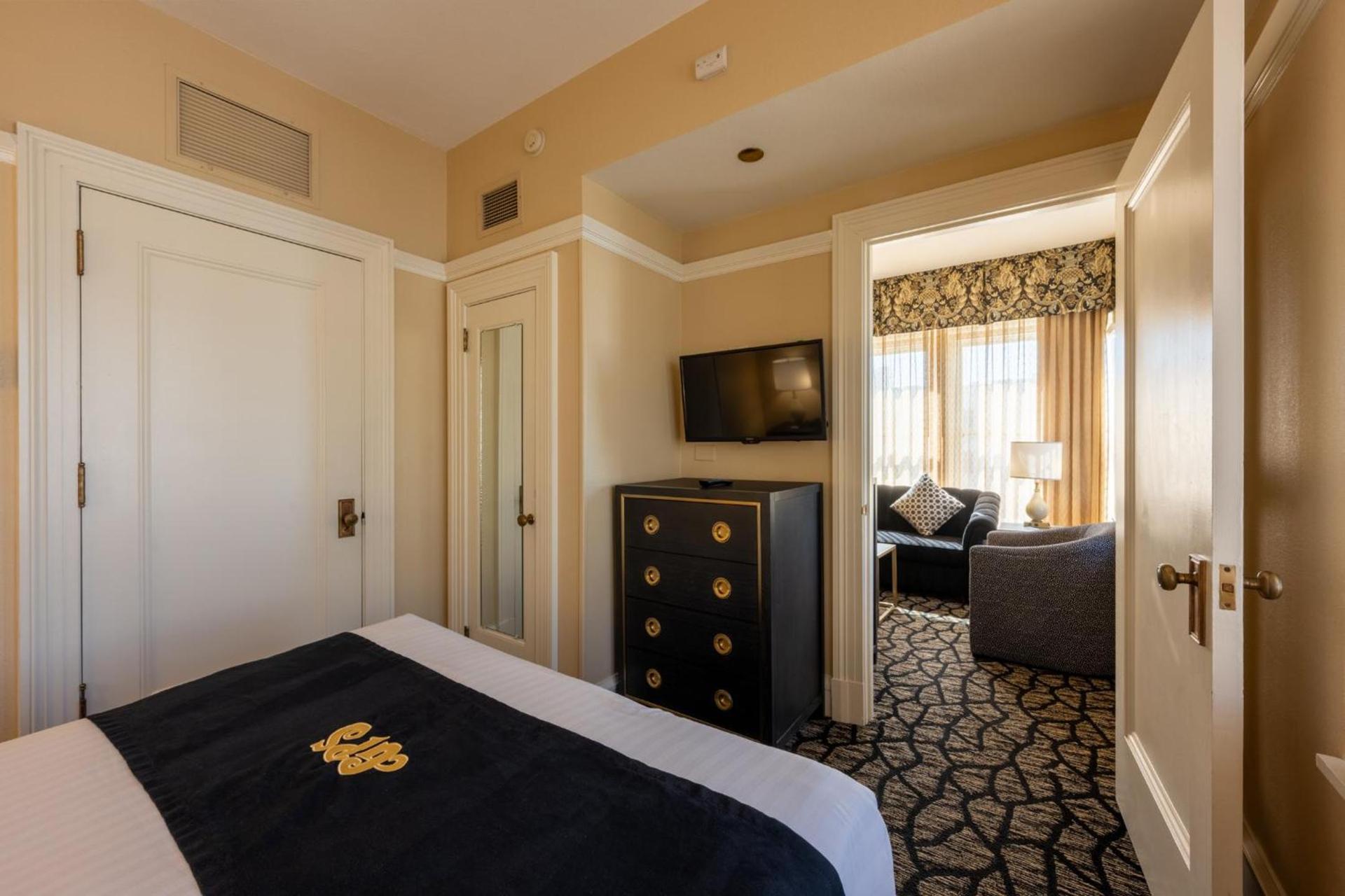 Gaslamp Plaza Suites photo 87