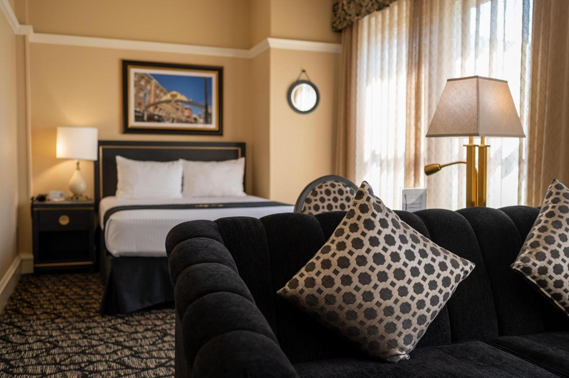 Gaslamp Plaza Suites photo 89