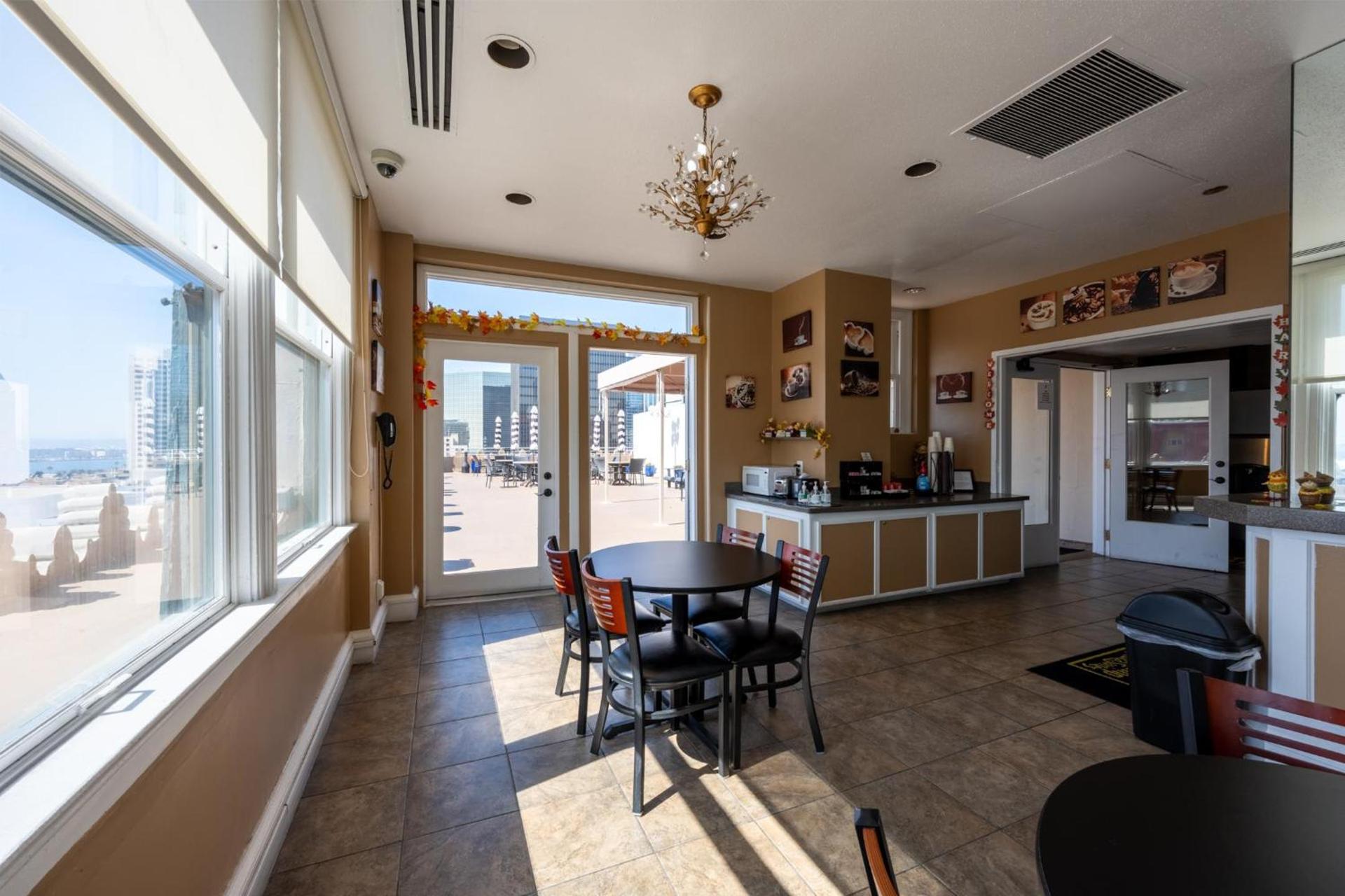 Gaslamp Plaza Suites photo 91
