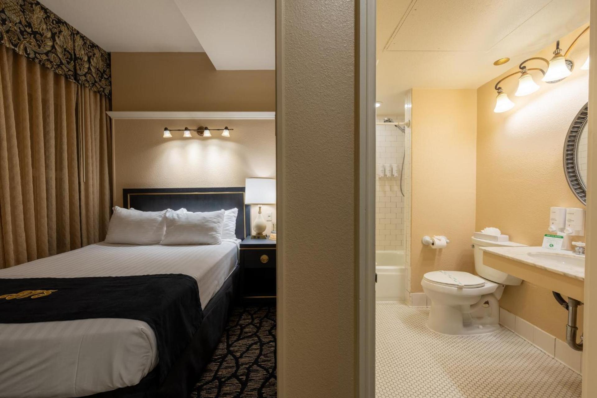 Gaslamp Plaza Suites photo 93
