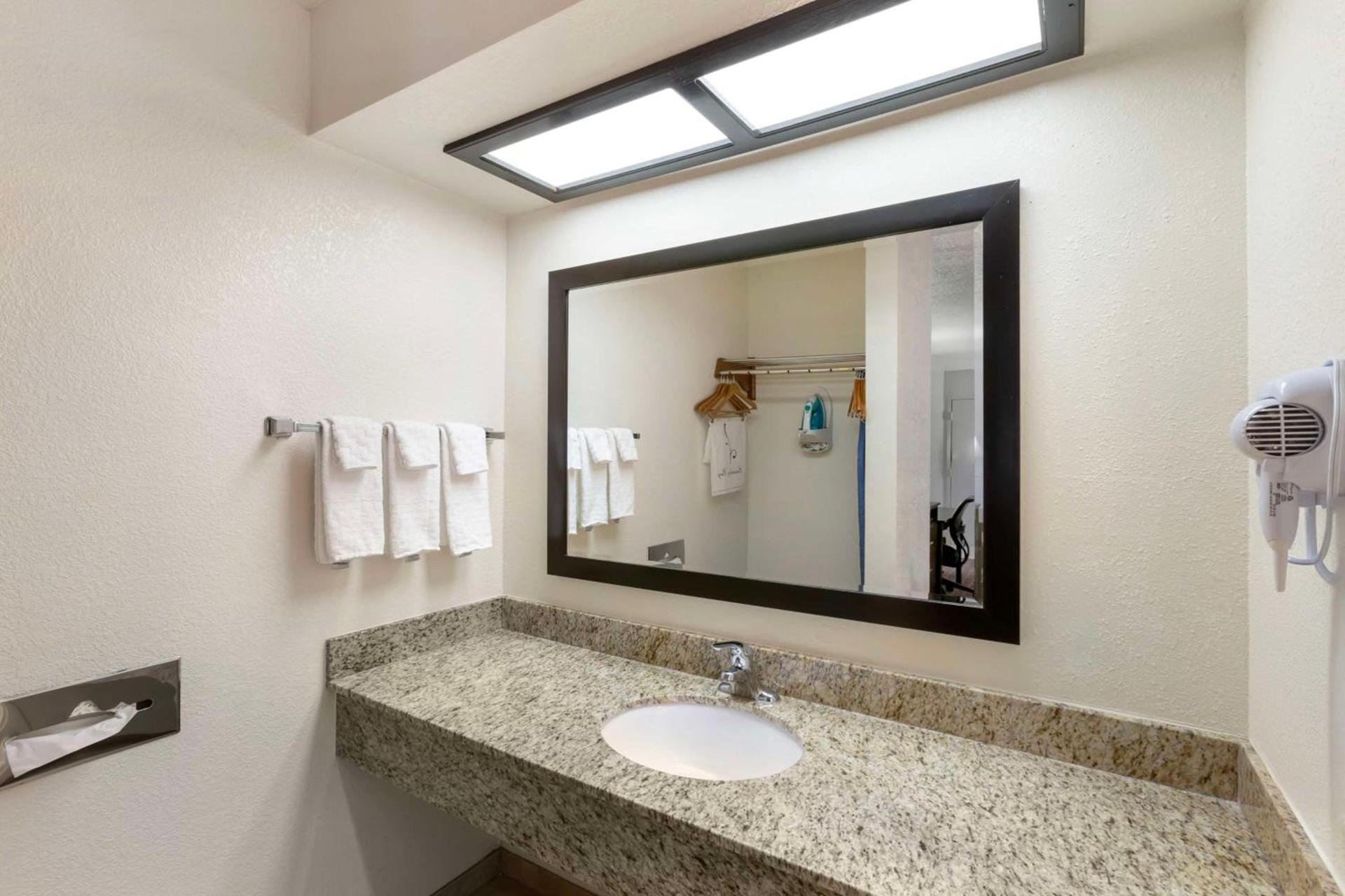 Best Western Sawmill Inn photo 22