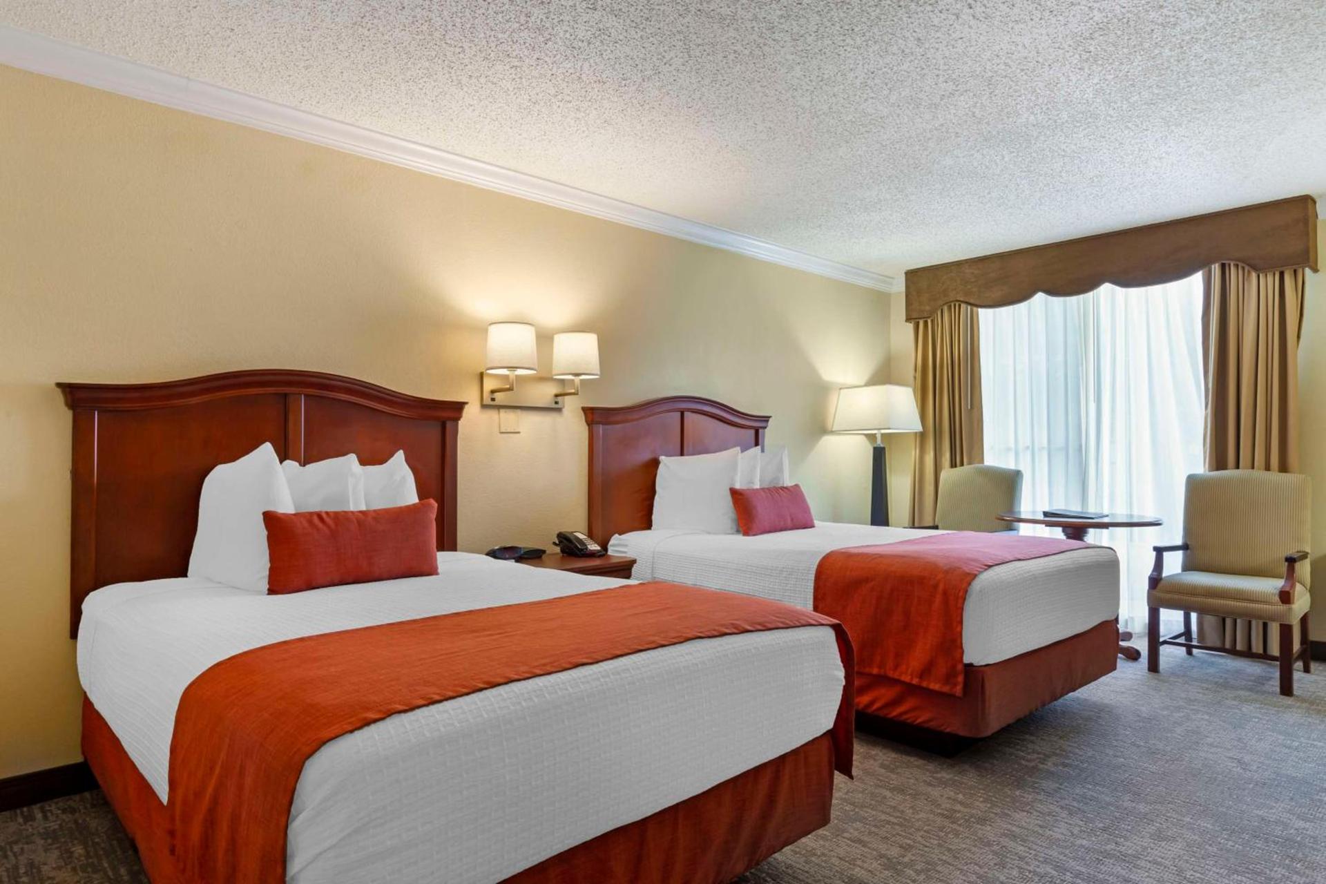 Best Western Plus Burlington photo 2