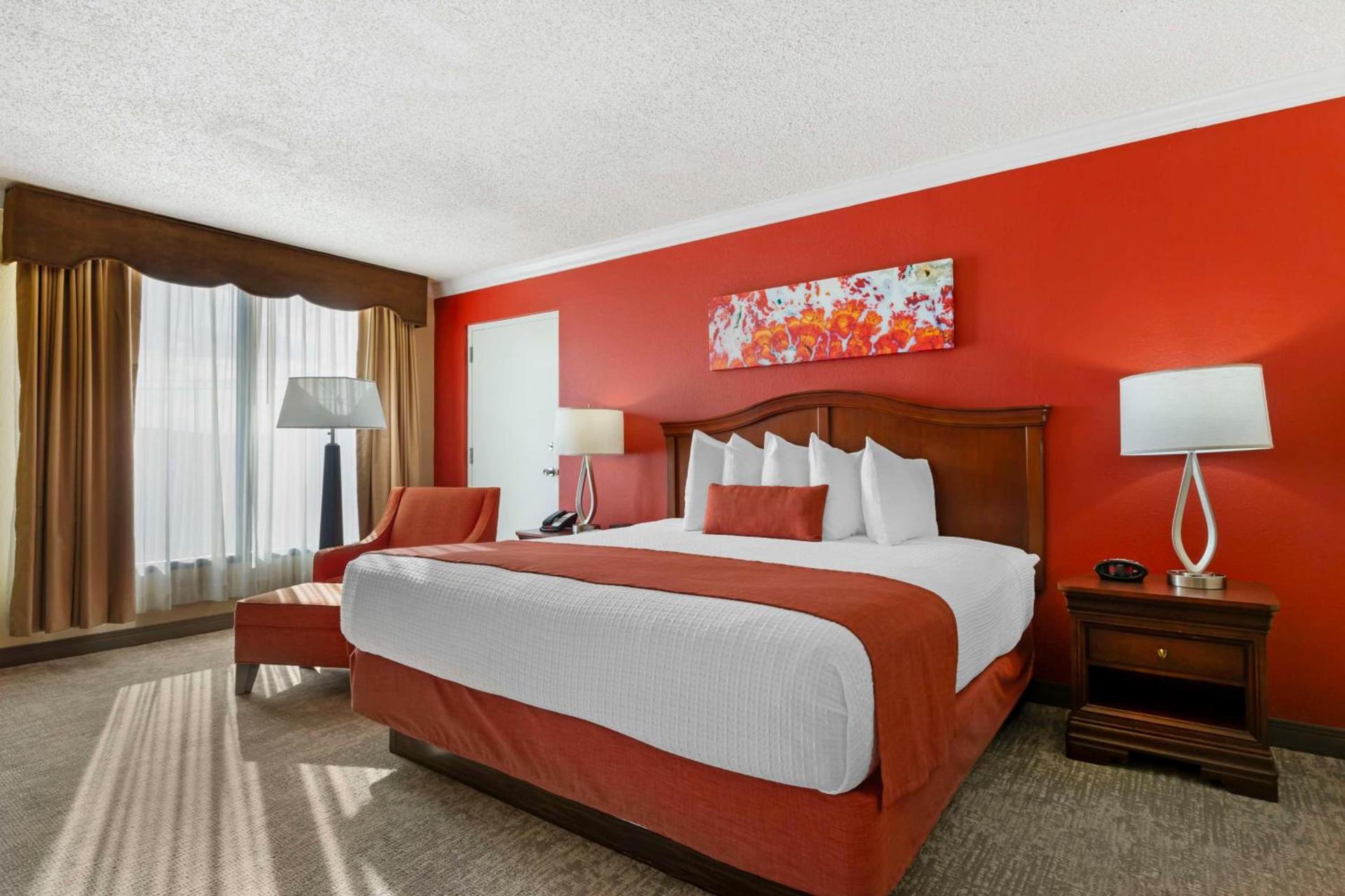 Best Western Plus Burlington photo 7
