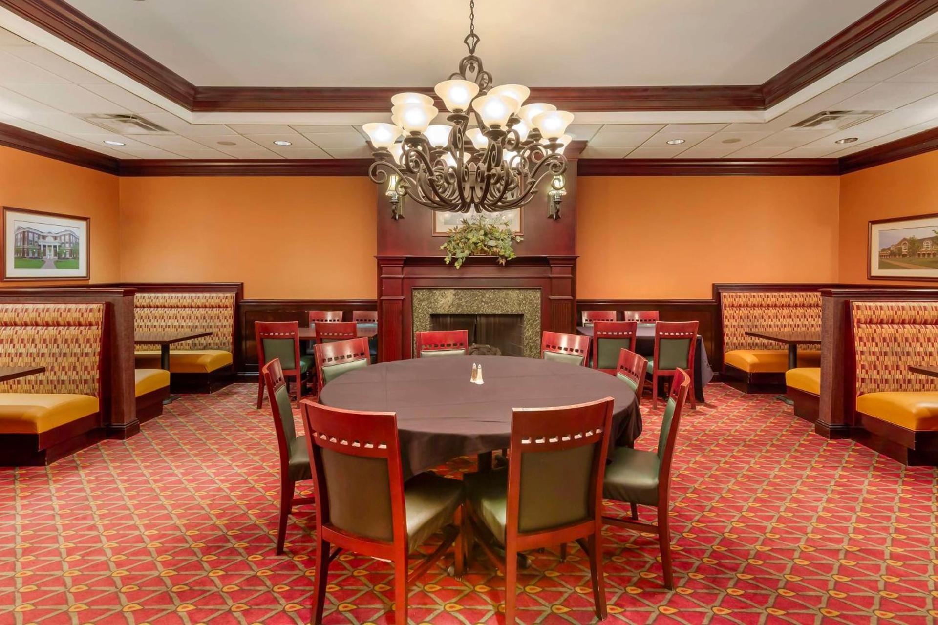 Best Western Plus Burlington photo 10